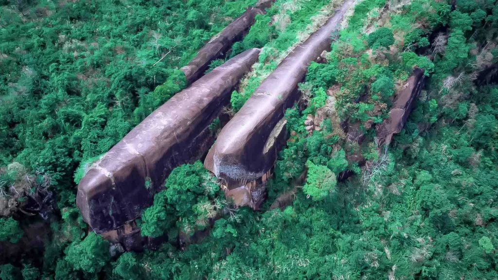 Historia Skały Trzech Wielorybów: Ekologiczna transformacja tajskiej ikony