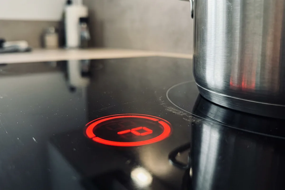 Pożera więcej prądu niż pralka i lodówka. Wielu z nas ma to w domu