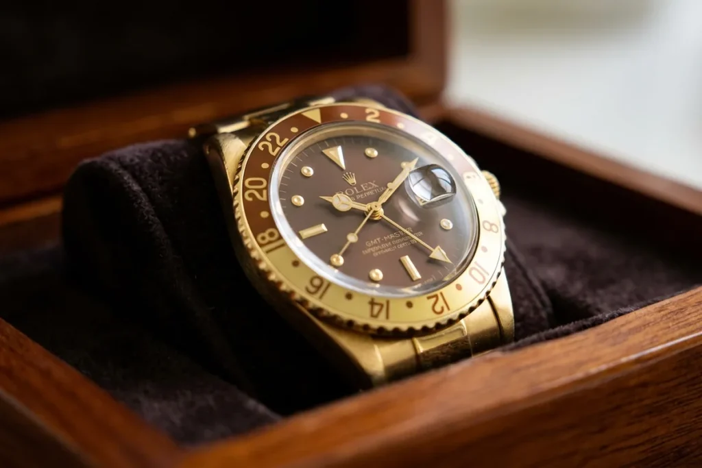 Prawdziwy "Święty Graal" kolekcjonerów trafia pod młotek. Ten złoty Rolex to legenda