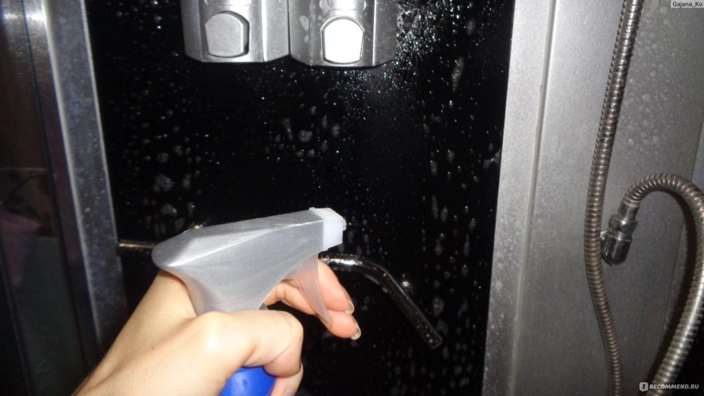 Dlaczego warto spryskiwać prysznic octem? Poznaj prosty sposób na osad i kamień