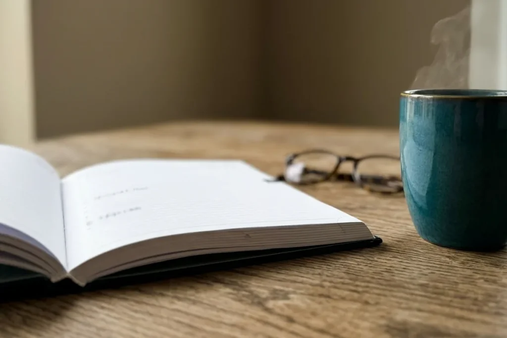 Koniec z pracą to początek kryzysu? Psychologia ujawnia, dlaczego emerytura po 60-tce często boli