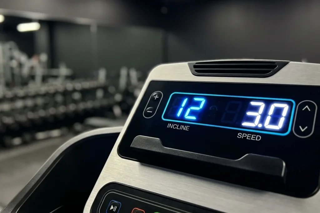 Metoda 12-3-30 spala tłuszcz szybciej niż bieganie? Sprawdź, dlaczego nachylenie 12 to absolutny game-changer